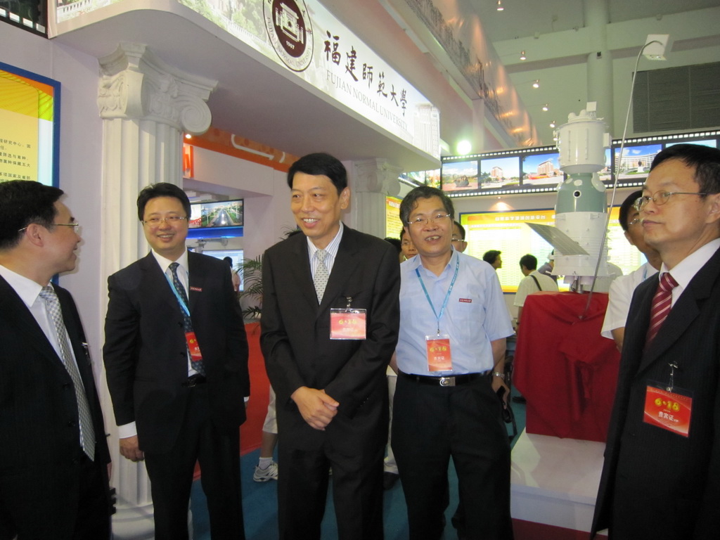 鞠维强厅长到U8·电子（中国）官方网站展馆指导